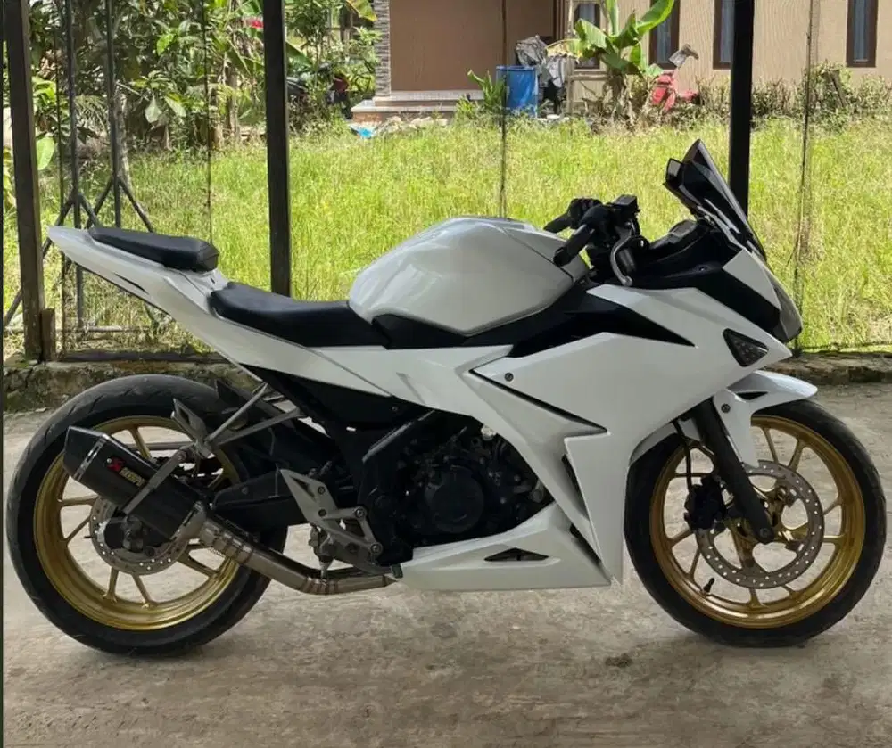 Jual Cepat! CBR 150 Facelift 2017 Original, Pajak Hidup (Bisa Nego