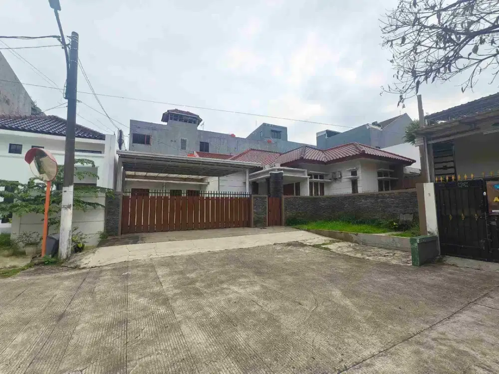 Dijual rumah luas, lokasi strategis bebas banjir Di dekat Galaxy Bekasi Selatan