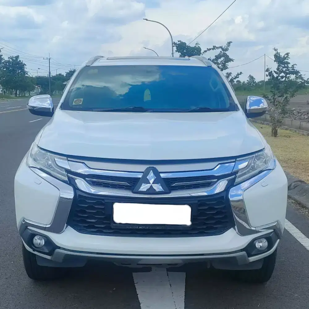 Mitsubishi Pajero Sport Dakar 4x2 Diesel Automatic 2016 Putih