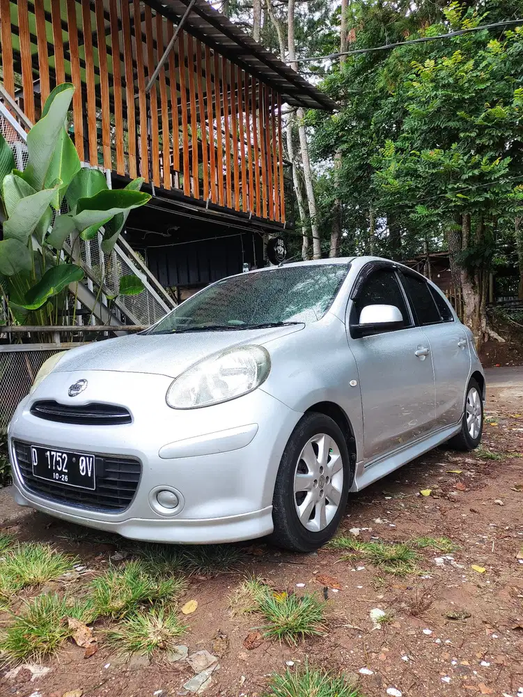 Nissan March 2011 Bensin