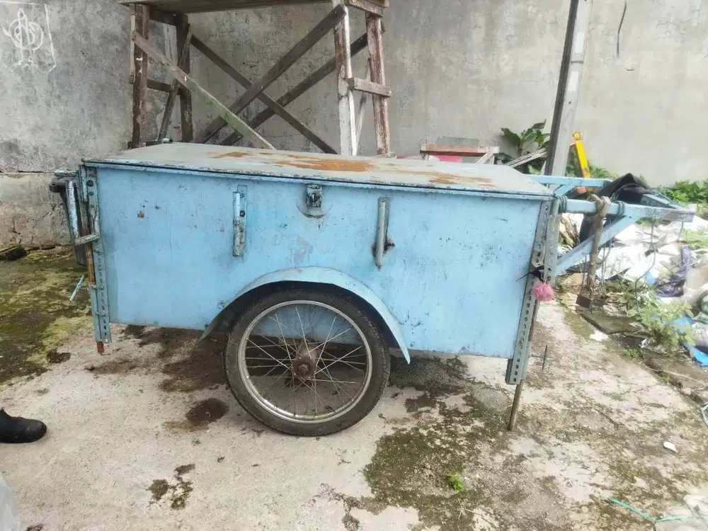 Rombong bekas bahan hollow