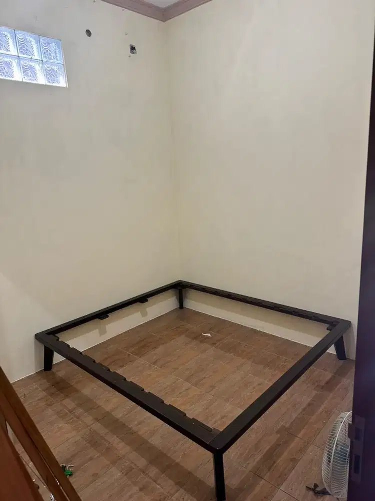 Dipan Kasur Uk 180x200