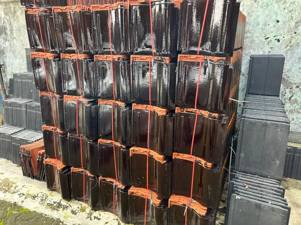 Genteng M Class Mahogany