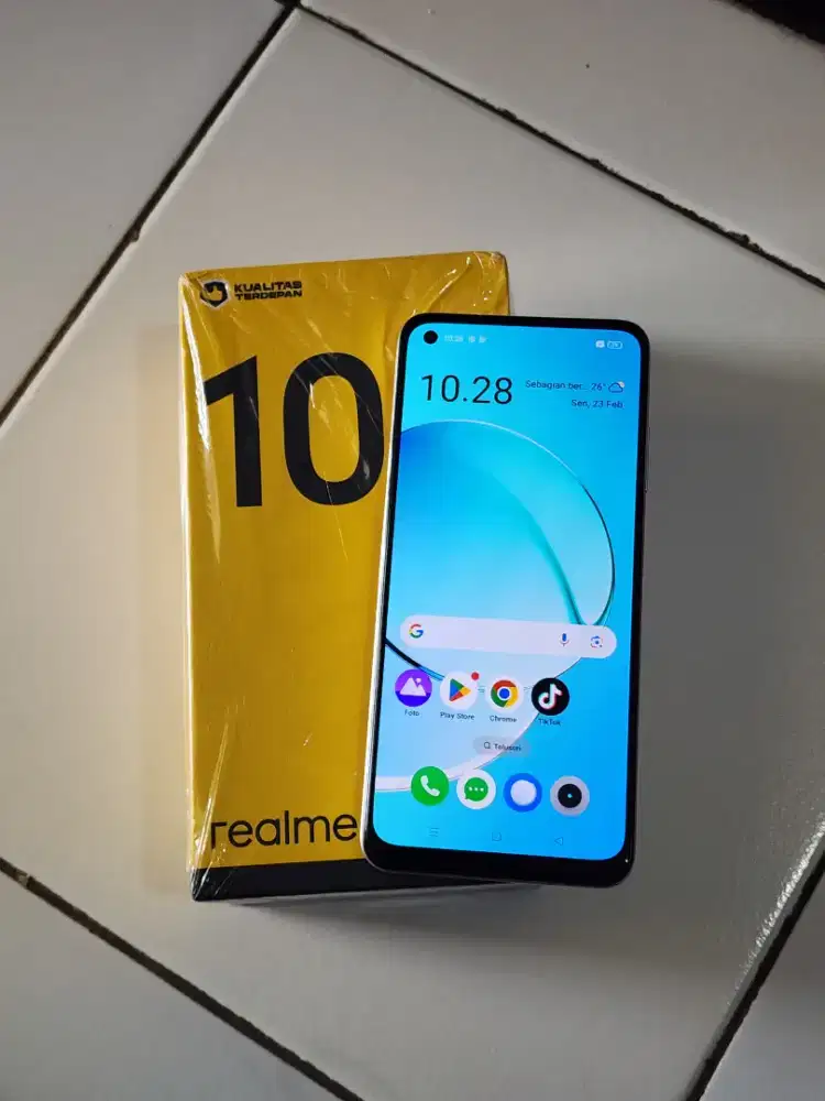 Realme 10 Ram 8+8 layar Amoled lengkap