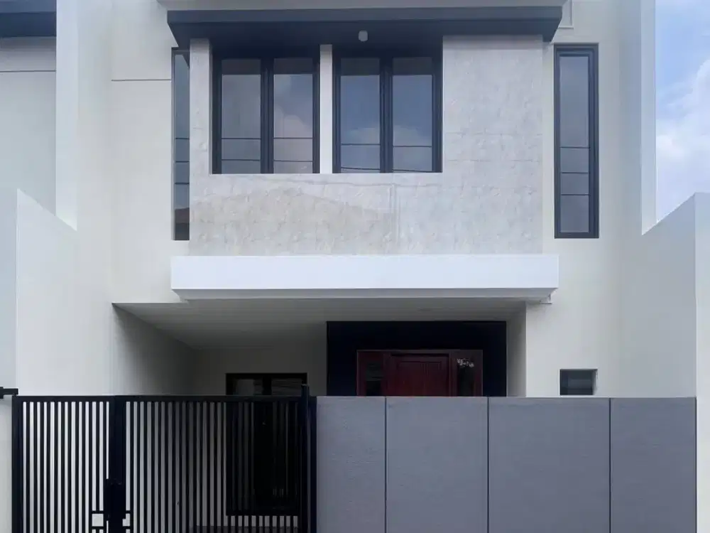 Dijual Rumah Baru, Strategis Dekat Pakuwon City & Galaxy Mall, Surabaya