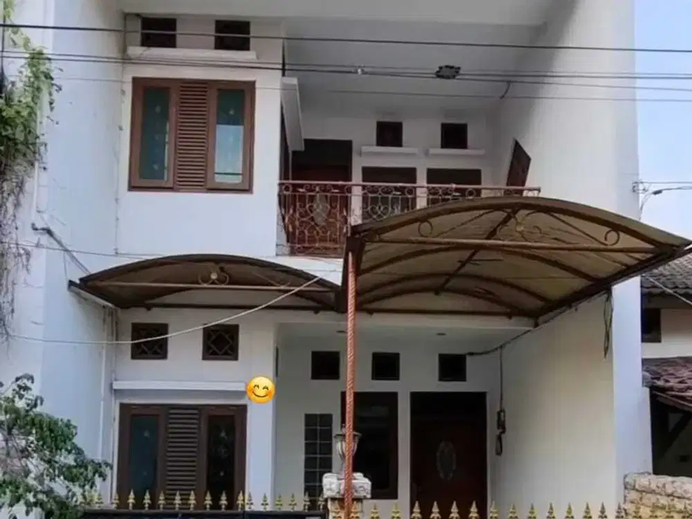 Rumah dekat Jalan Alternatif Cibubur di Kranggan Permai