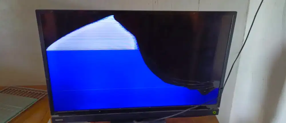 Tv regza toshiba 40 in lcd rusak