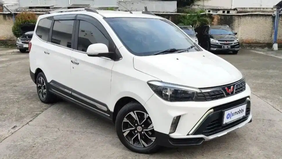 TERMURAH Wuling Confero S 1.5 L ACT Lux Plus Bensin-MT 2022 RKP B