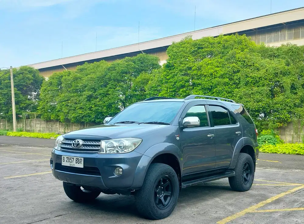 [MURAH] Toyota Fortuner G DSL AT 2010, Abu-Abu