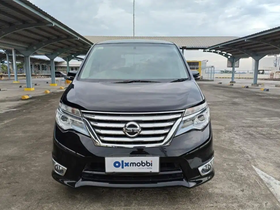 LOW DP Nissan Serena 2.0 Highway Star Bensin-AT 2017 1GK