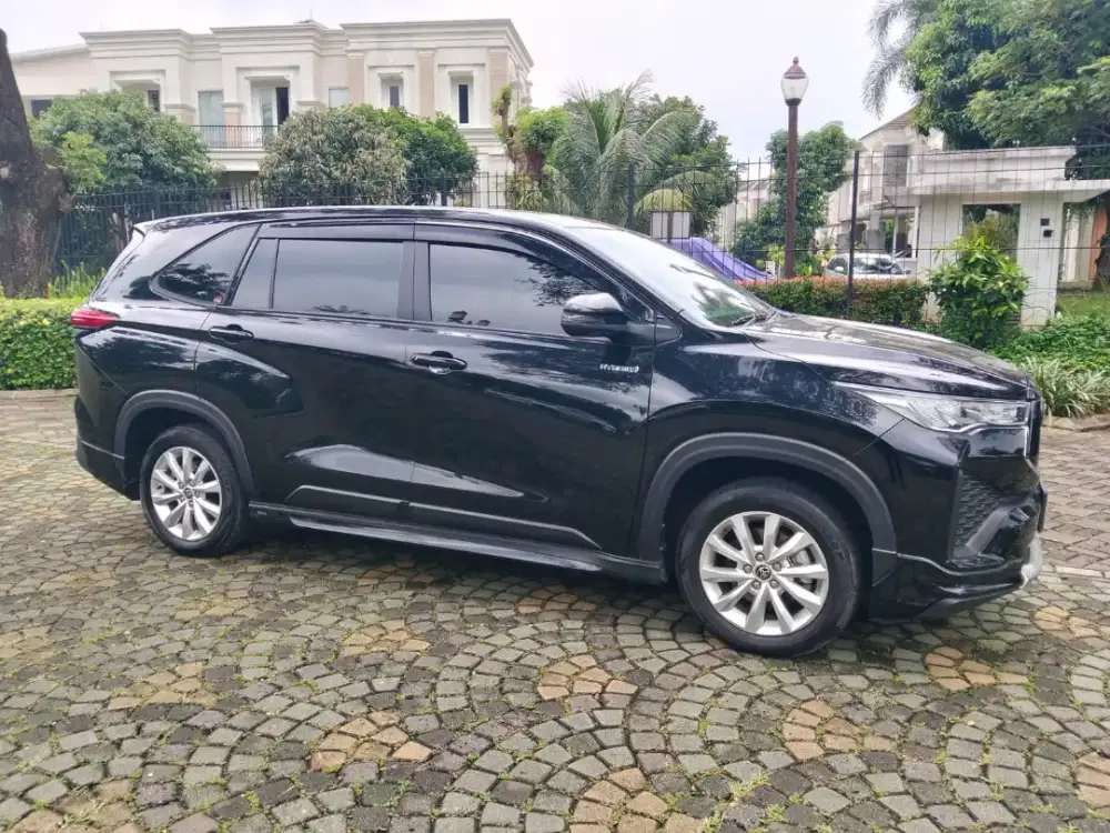 Innova Zenix 2.0 V Hybrid Modellista 2025