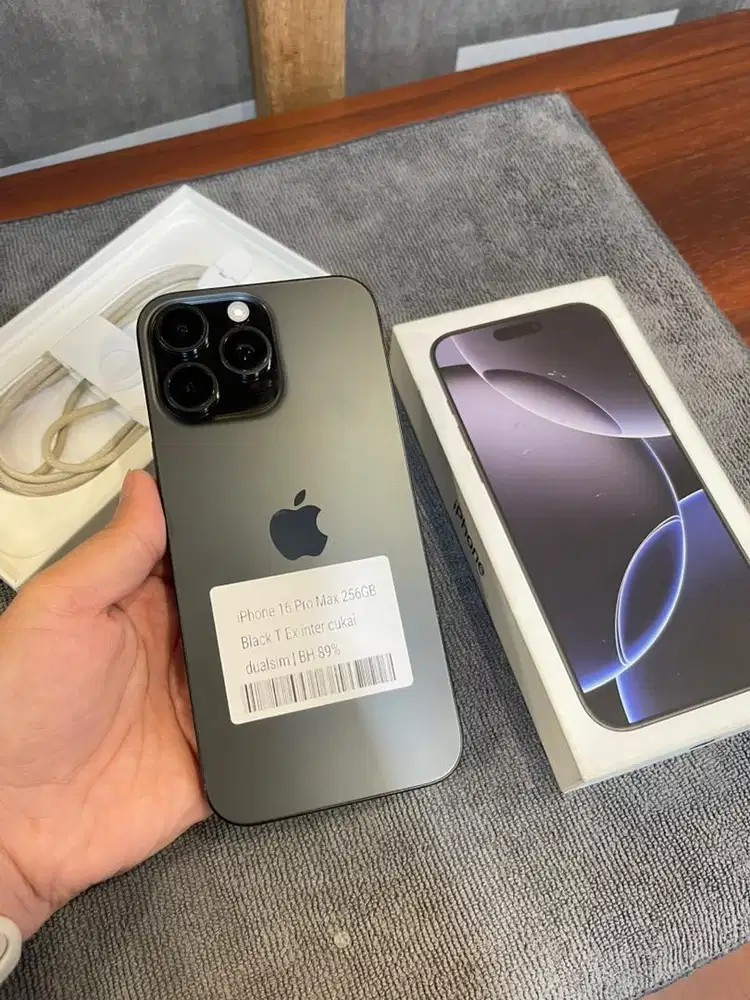 Iphone 16pro max 256 Black Ex Inter Beacukai fullset Bh89%