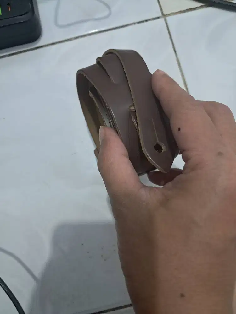 TIDAK MENERIMA NEGO - Strap gitar kulit merk Levys