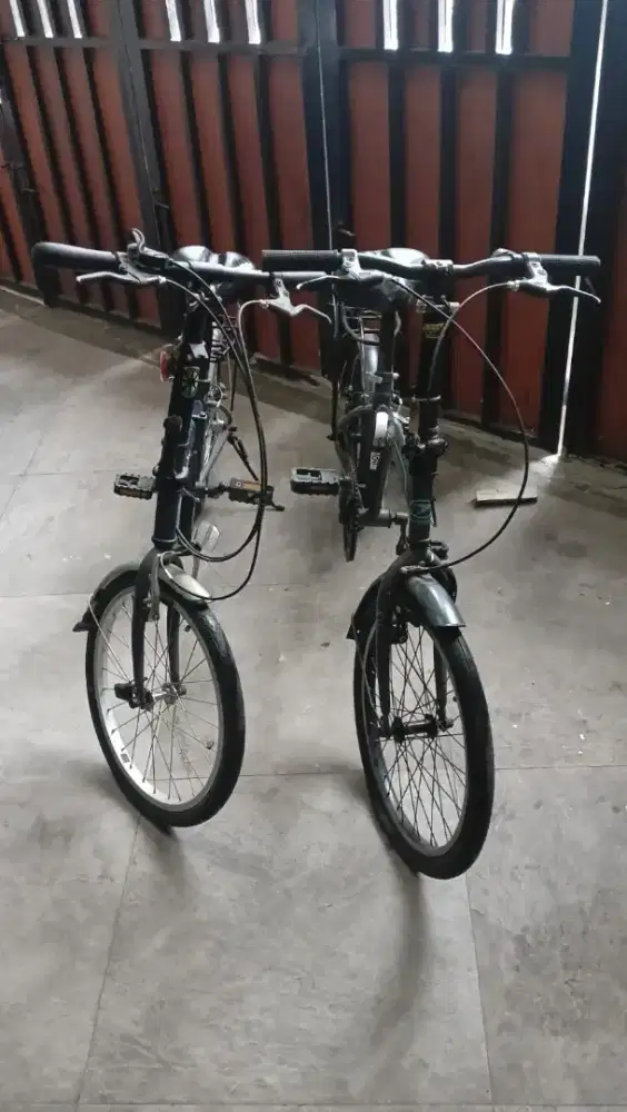 Jual bundling sepeda lipat Dahon dan Oddesy second masih bagus