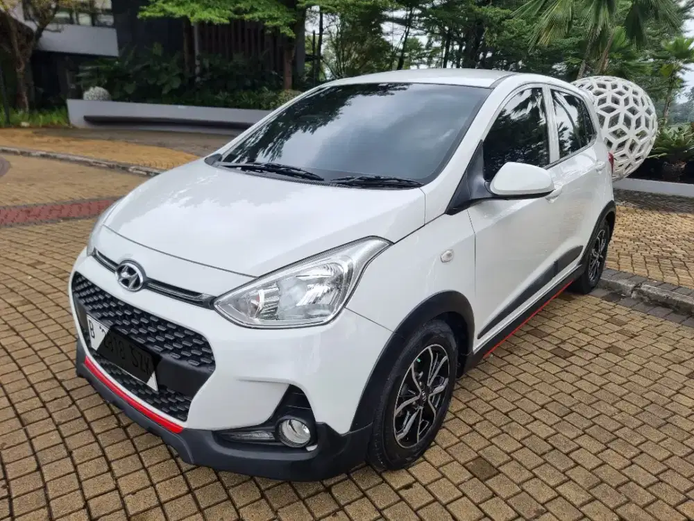 Hyundai Grand I10 tipe tertinggi matic 2017 lowkm seperti baru