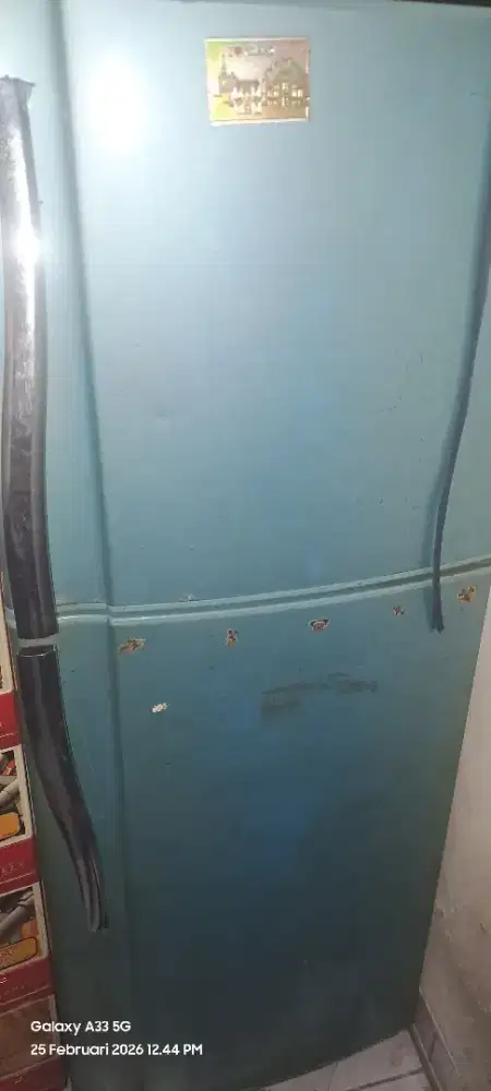 Jualin kulkas SHARP 2 pintu 300