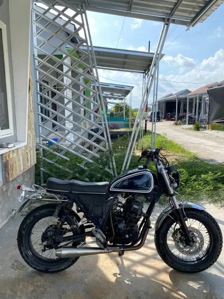 Di jual Custom British Basic Scorpio225