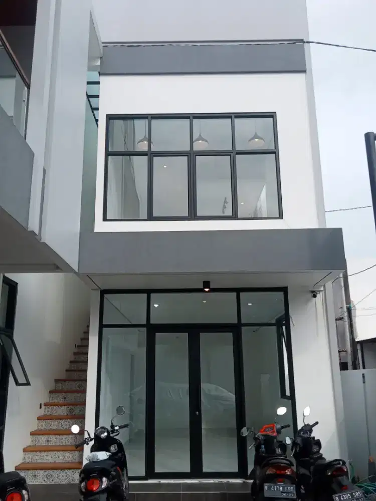 Disewakan Ruang usaha 2 Lantai