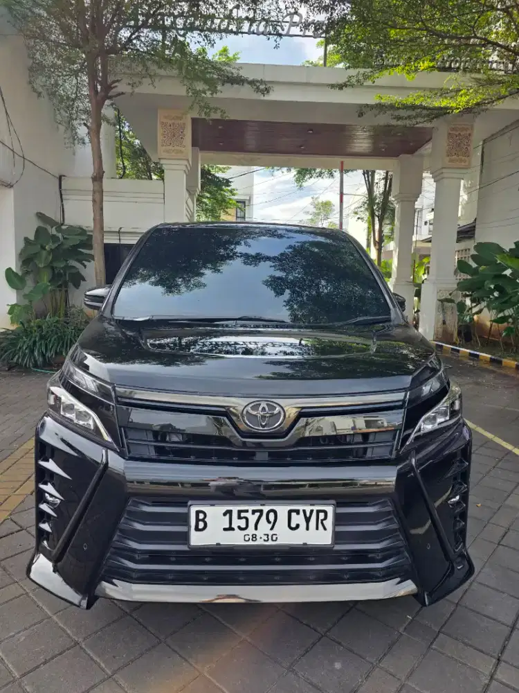 Di Jual Toyota Voxy Tahun 2020