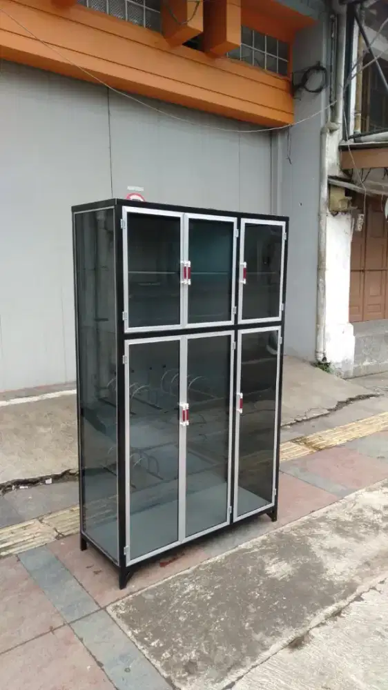RAK PIRING KACA RIBEN 3 PINTU