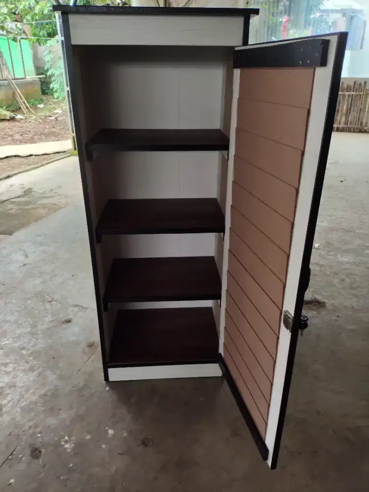 Lemari pakaian 4 ambal