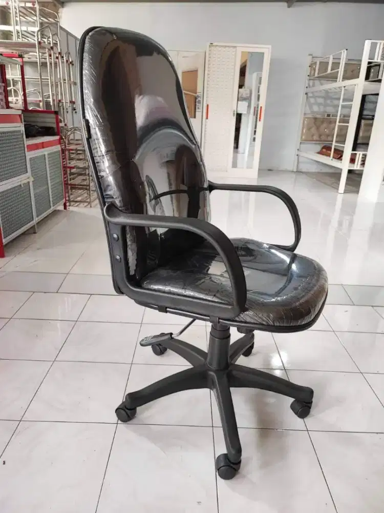 Kursi di rektur utamaa