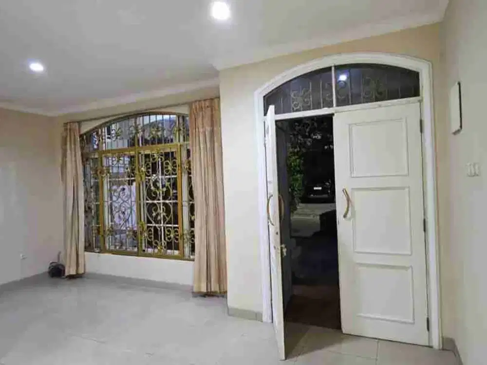 dijual rumah PIK 6x16 kenari