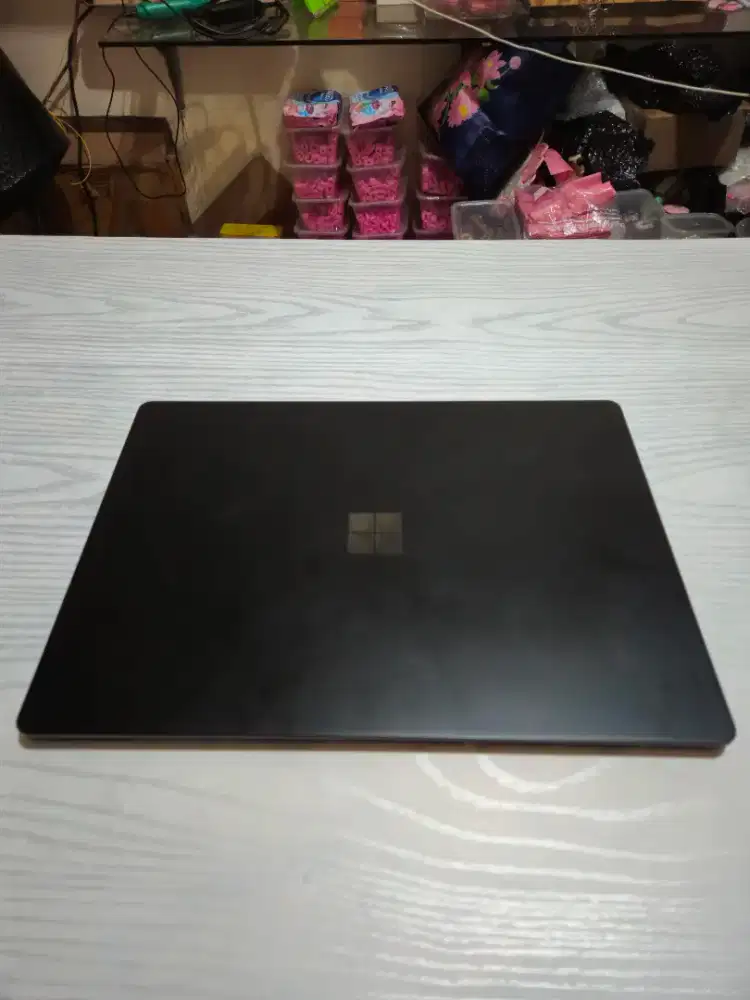 Super Slim Laptop Sultan Surface Laptop Spesifikasi Tertinggi