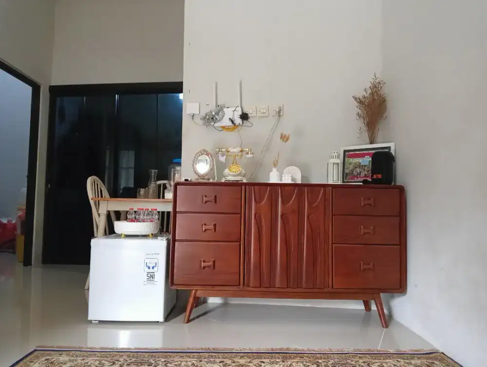 Meja kayu jati minimalis