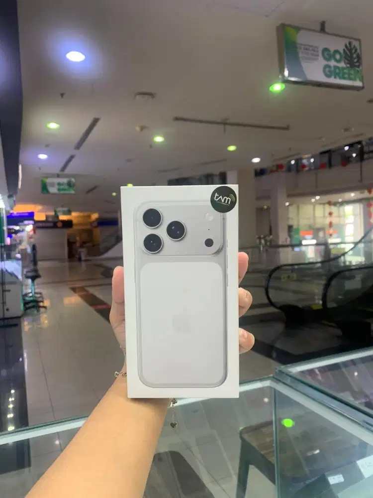 READY IPHONE 17 PRO SILVER RESMI IBOX