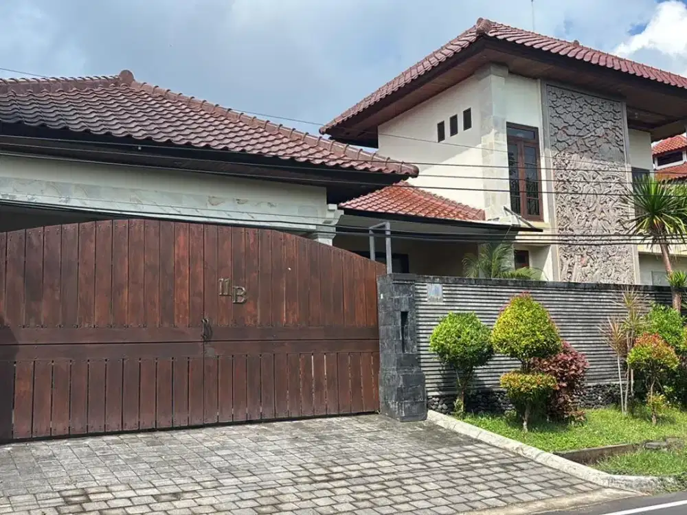 Semi-Villa Siap Huni Mewah – Gaya Hidup Tropis Elegan di Taman Mumbul