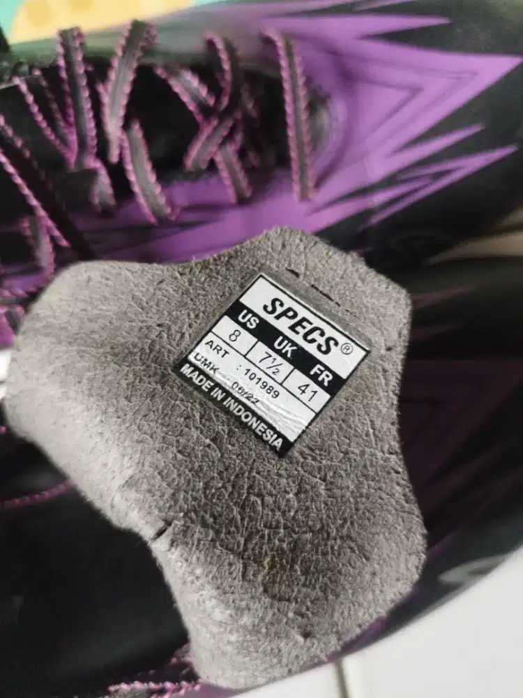 Sepatu bola lokal original