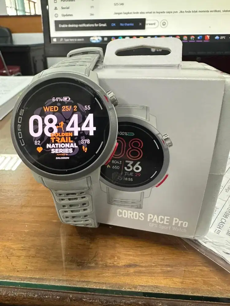 Coros Pace Pro Jam tangan runners
