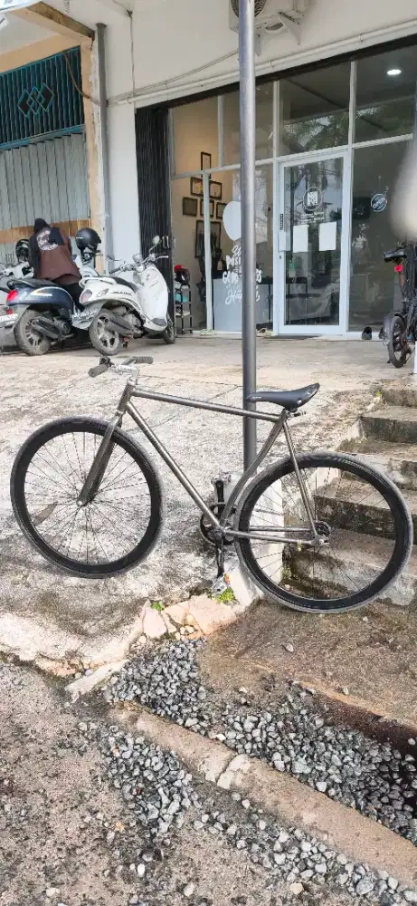 Fixie custom, hub depan belakang baru diganti