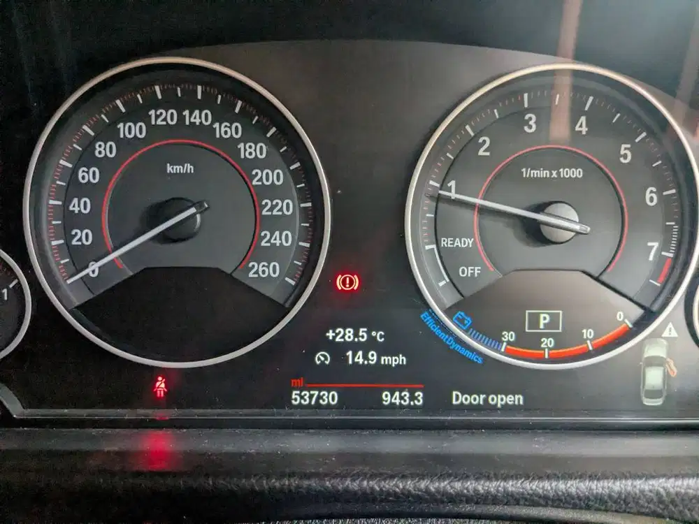 BMW F30 320i Sports line 2.0 Twin Power Turbo 2016