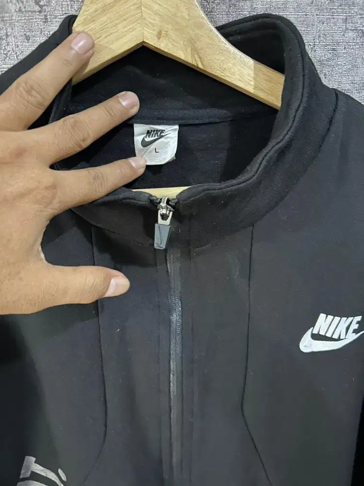 Jaket nike size L