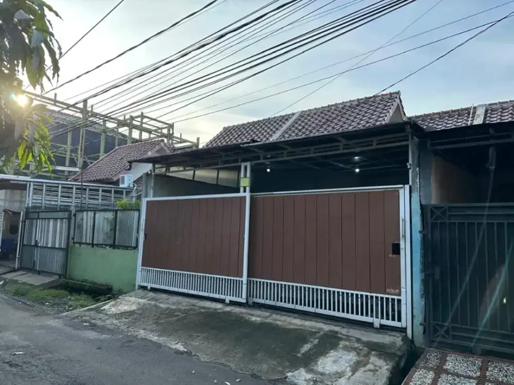 Dijual Hunian Adem dengan Sisa Lahan Luas – Lokasi Strategis & Bebas Banjir!