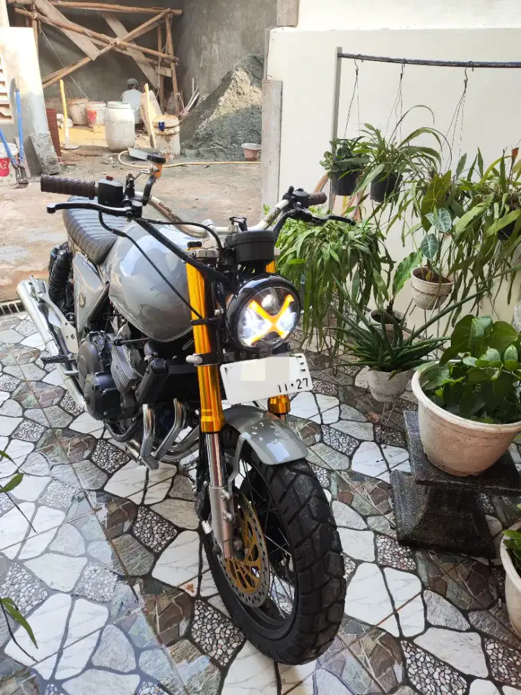 Honda cb 400 vtec custom