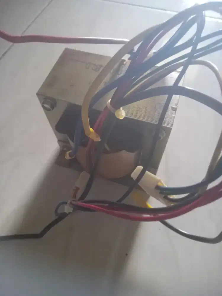 Trafo bekas ups