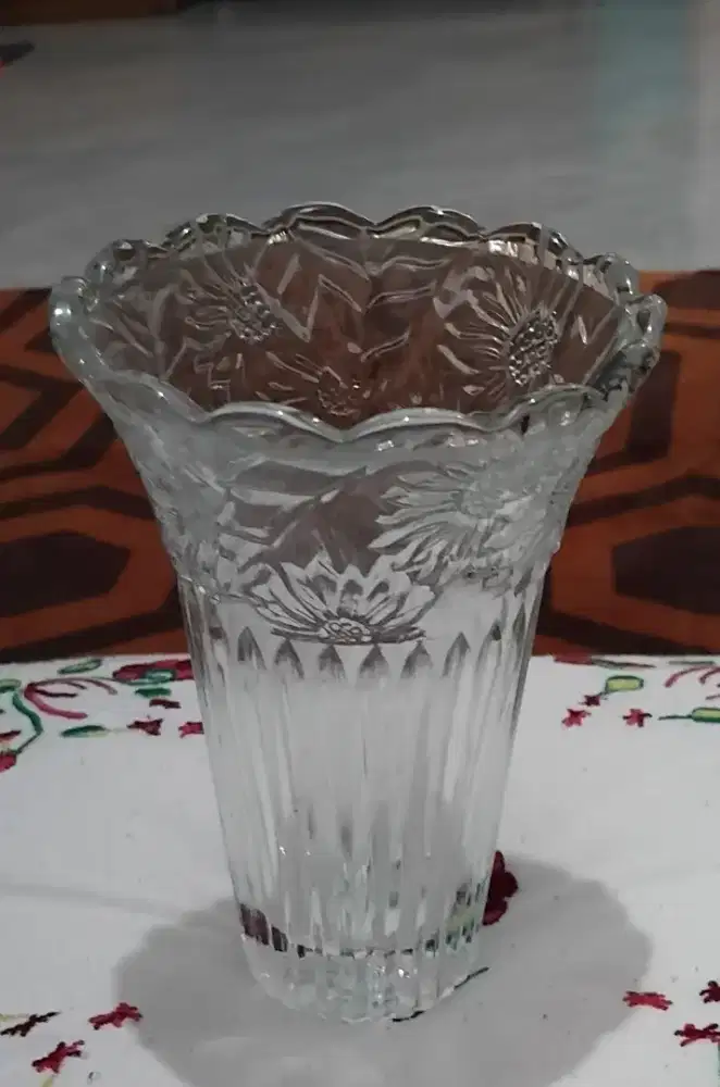 Jual vas bunga kristal kecil tinggi 14 cm lingjar atas 10 cm