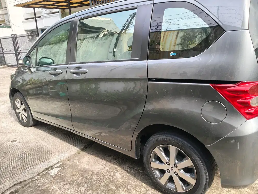 Honda Freed 2010 Bensin