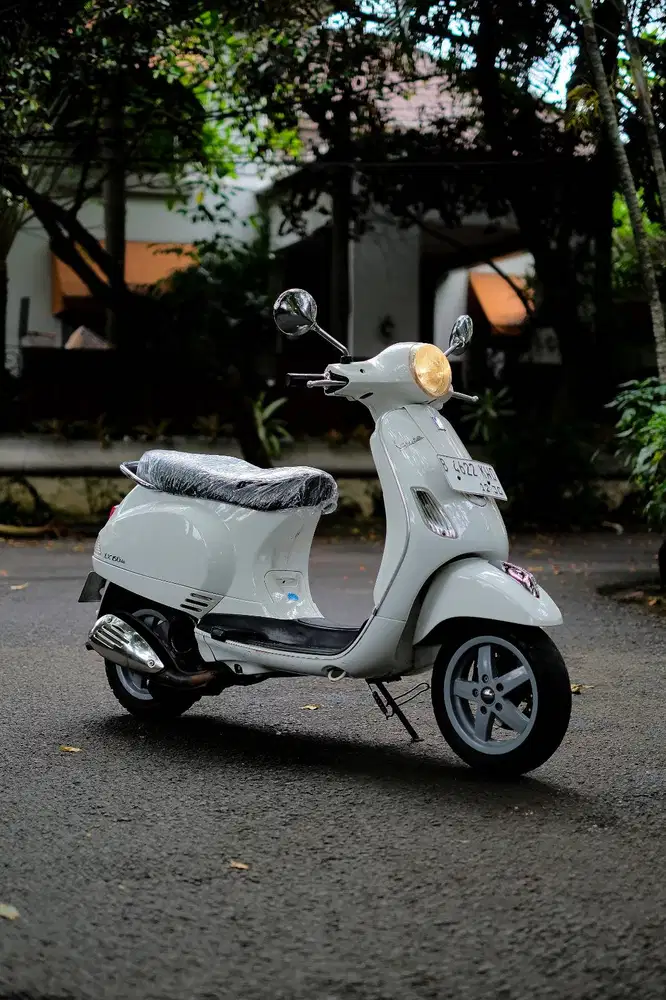 JUAL VESPA MATIC BEKAS/SECOND LX 150 2VIE 2012 MURAH BERGARANSI