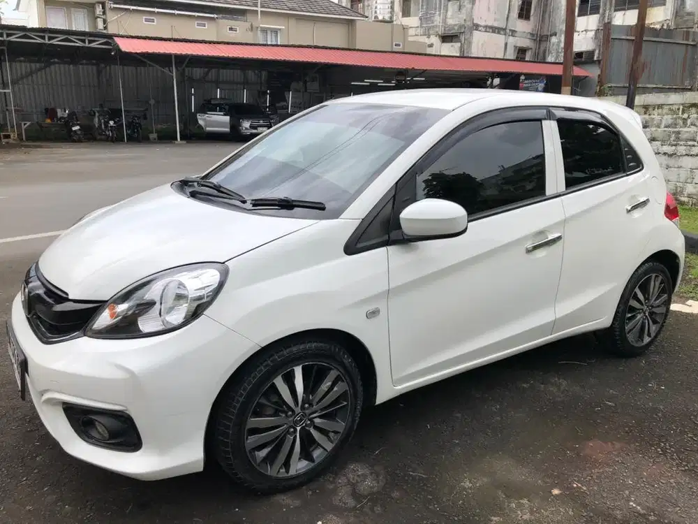 Honda Brio E CVT Matic 2017 Putih Mutiara Pajak Hidup Panjang Plat DA