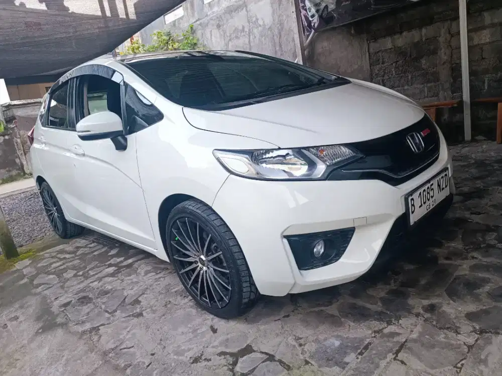 Jazz putih suci mempesona