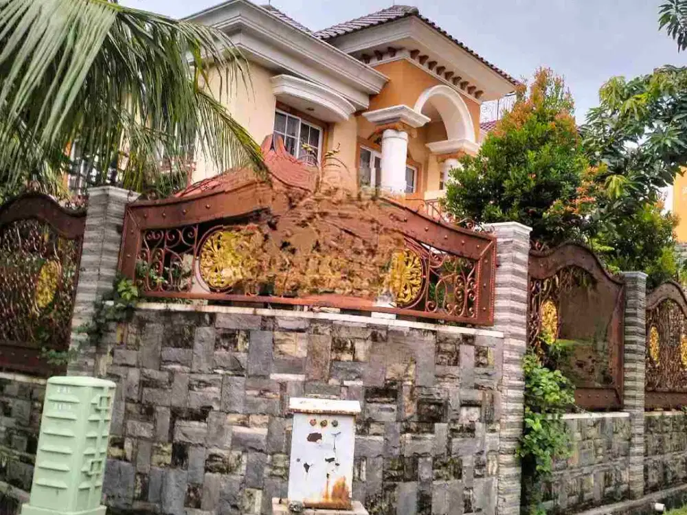 Dijual Rumah Di Royal Resident Cakung , Ada Taman Dan Joglo