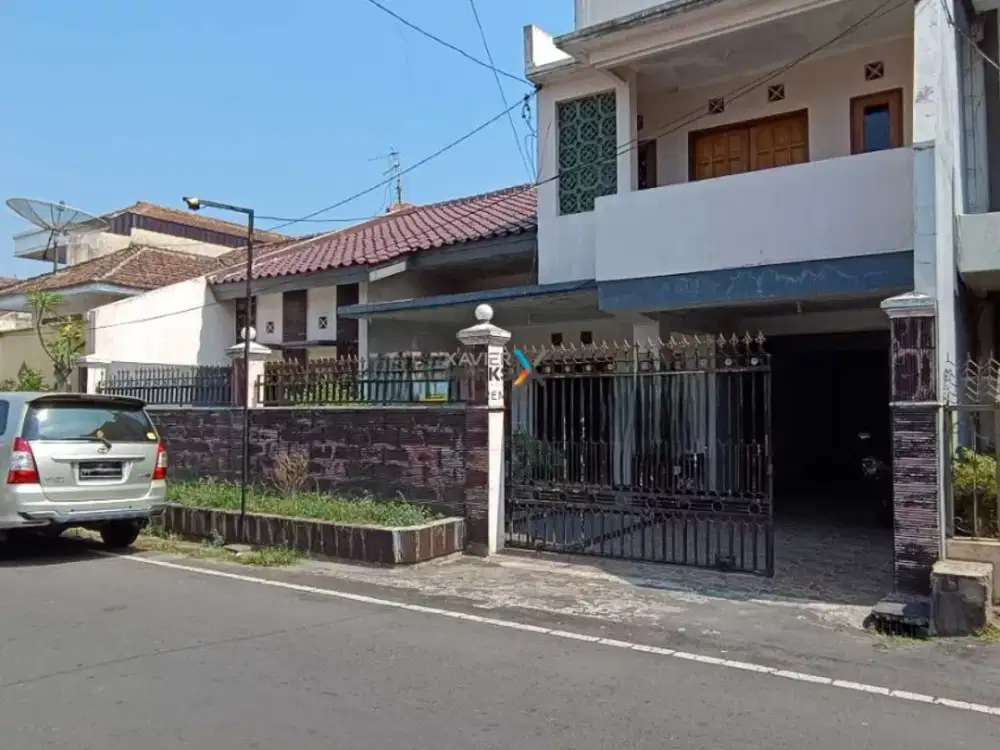 Dijual Rumah Klasik 2 Lantai di Daerah Pulau Pulau, Klojen Malang