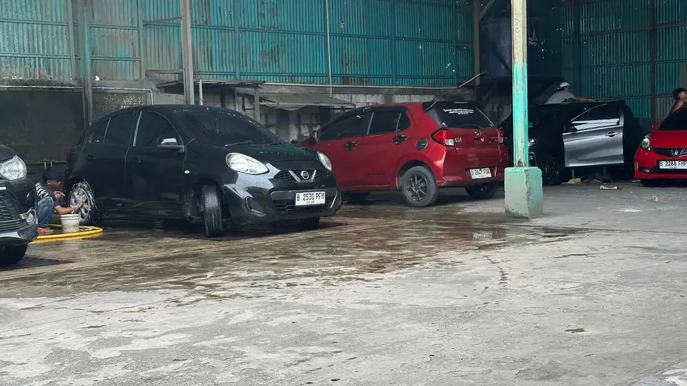Dibutuhkan pekerja cuci mobil dan motor