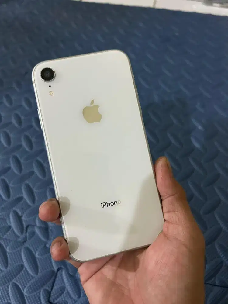 Iphone xr 128gb fullset bebas kartu
