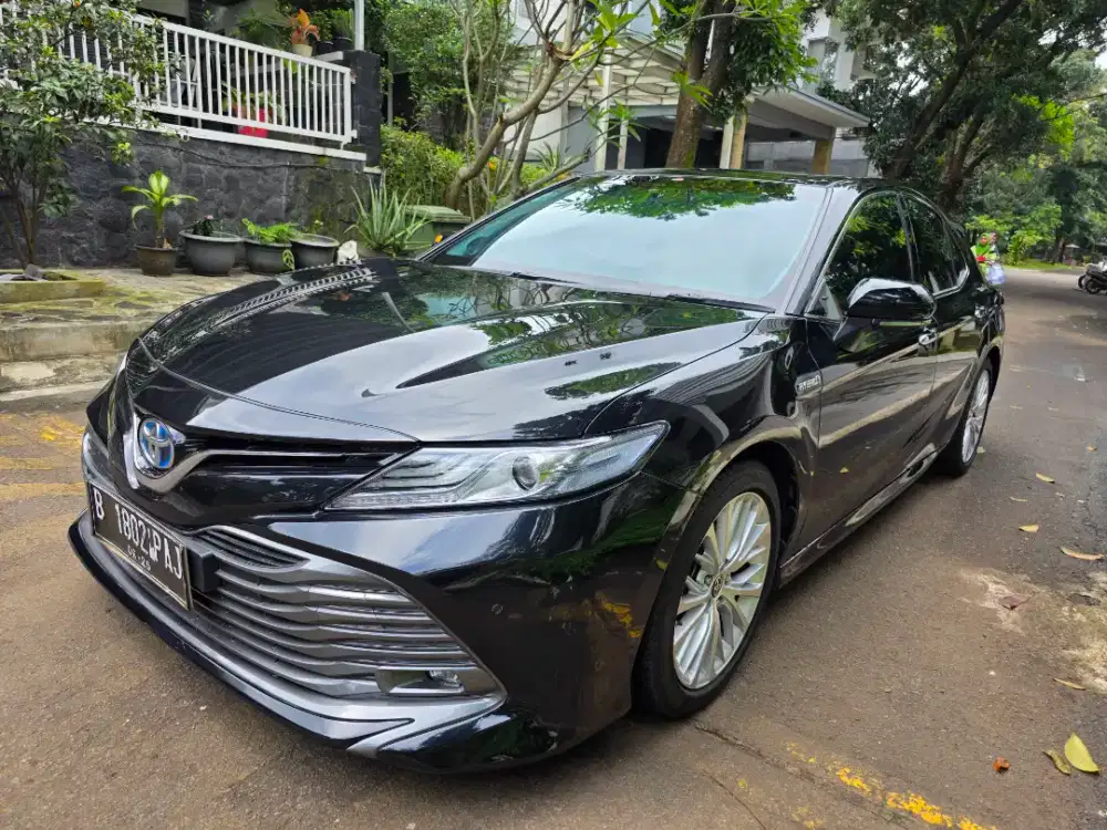Jual Camry Hybrid 2021 Kondisi Mulus