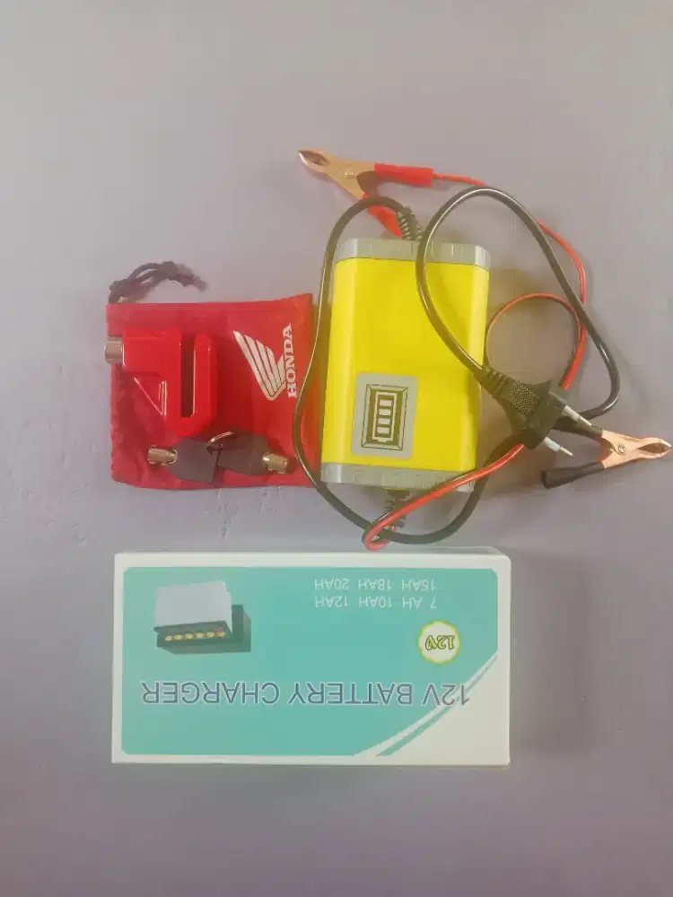 Charger Aki motor, mobil + disc lock Honda ori harga 120 pas , cilebut